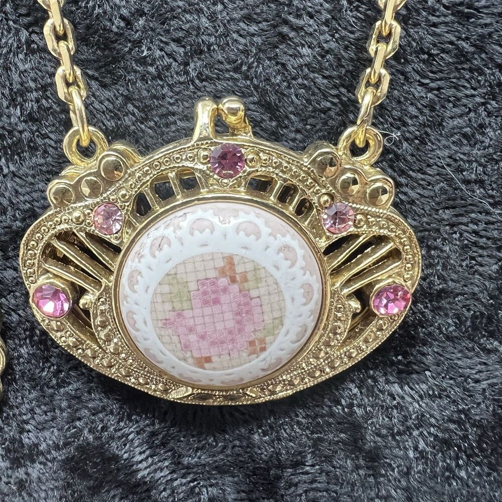 Vintage 1928 Necklace And Earrings Set Long Gold Rose cameo Locket Pierced Rare - Picture 4 of 15